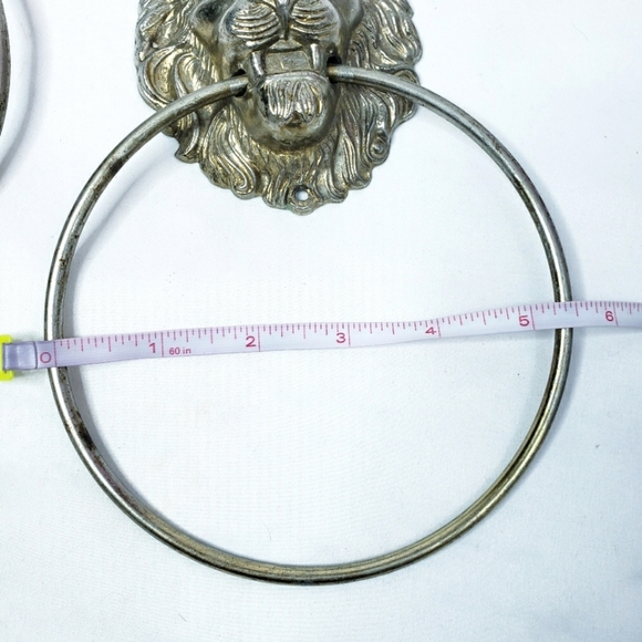Vintage Pair of Lion Head Brass Door Knockers or Towel Holders - Picture 16 of 16
